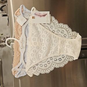 💕JESSICA SIMPSON💕 Ultra Flirty Bikini Fit Undies White Blue Pink Medium M NWT